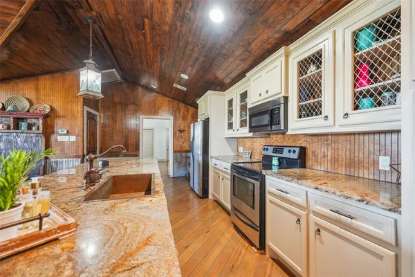 $5,200,000 | 460 Bishop Road, Huntsville, TX 77320
