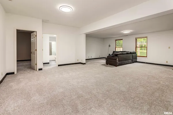 $479,900 | 200 Quail Run, Carterville, IL 62918