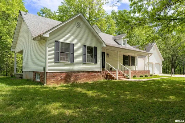 $479,900 | 200 Quail Run, Carterville, IL 62918