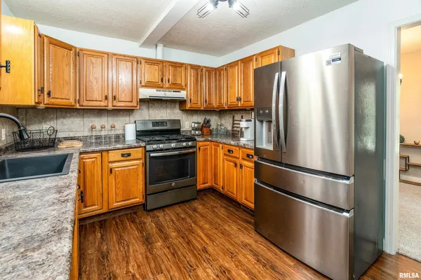 $479,900 | 200 Quail Run, Carterville, IL 62918