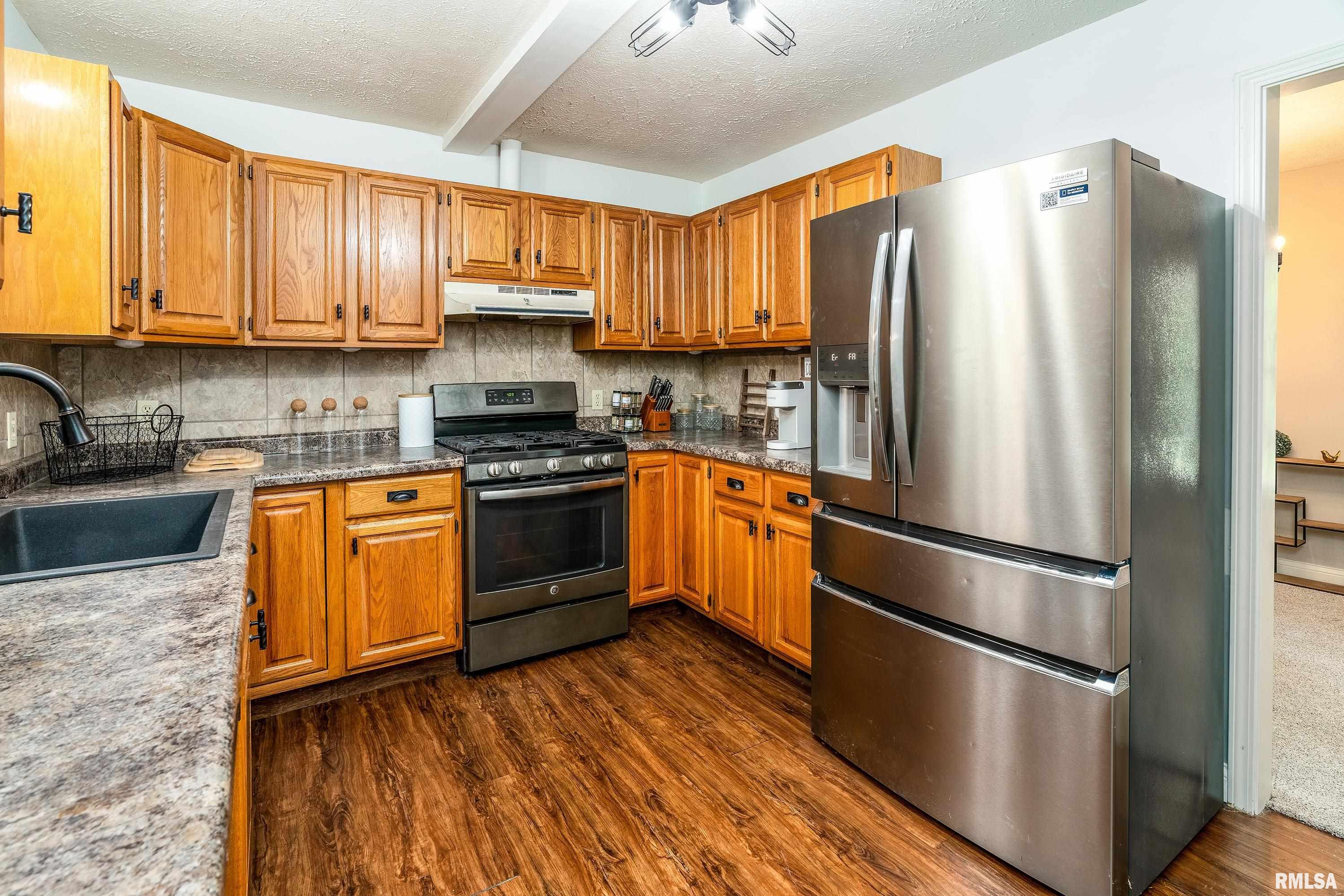 200 Quail Run Carterville, IL 62918 - Photo 8 of 40