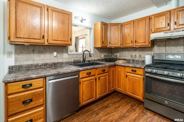 $479,900 | 200 Quail Run, Carterville, IL 62918