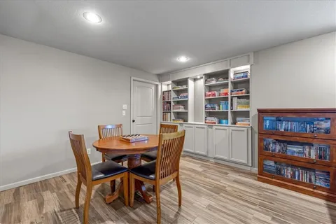 $549,900 | 1404 Southwest 41st Circle, Lee's Summit, MO 64082