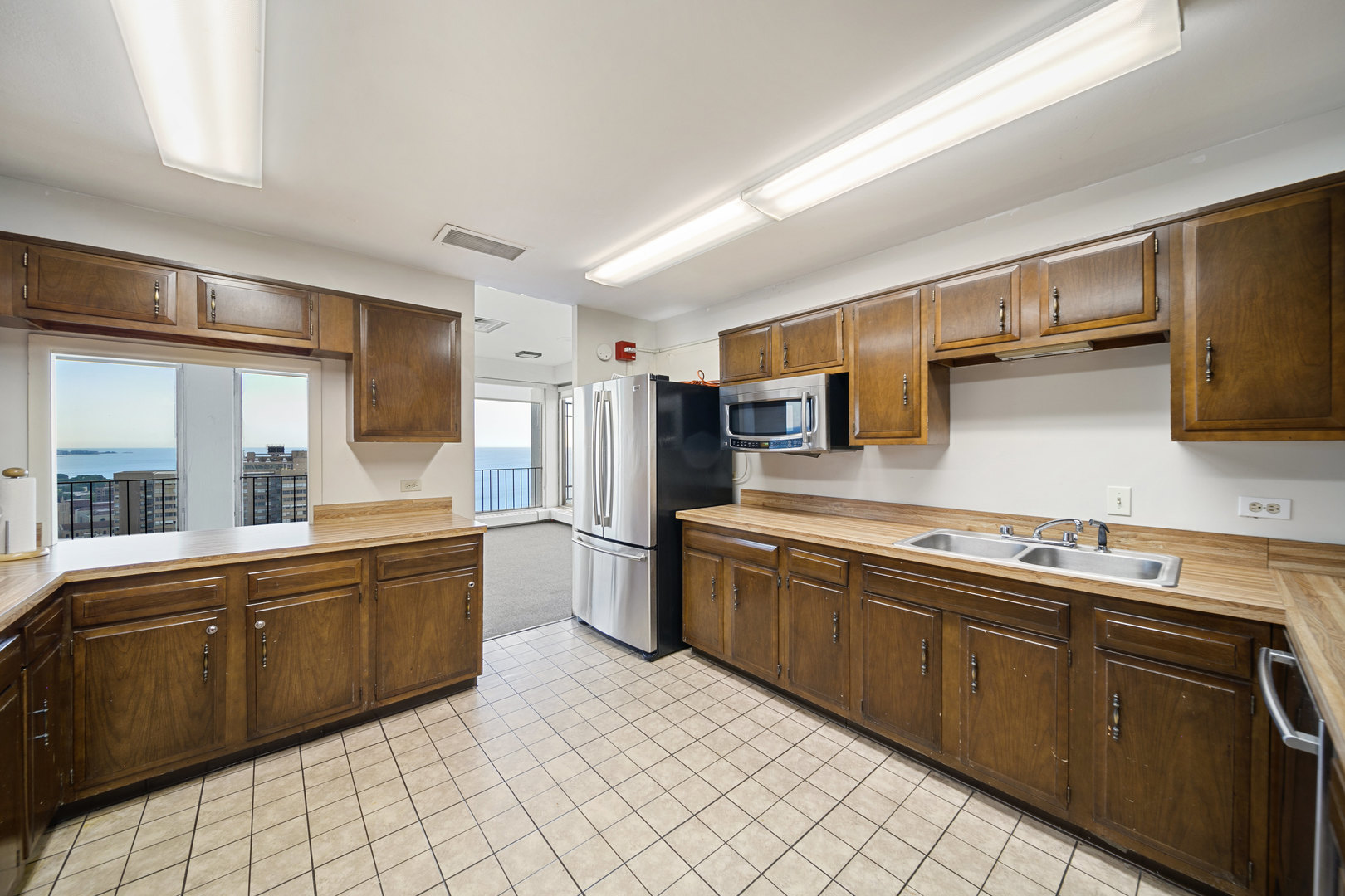 6171 North Sheridan Road, Unit 2812 Chicago, IL 60660 - Photo 27 of 29