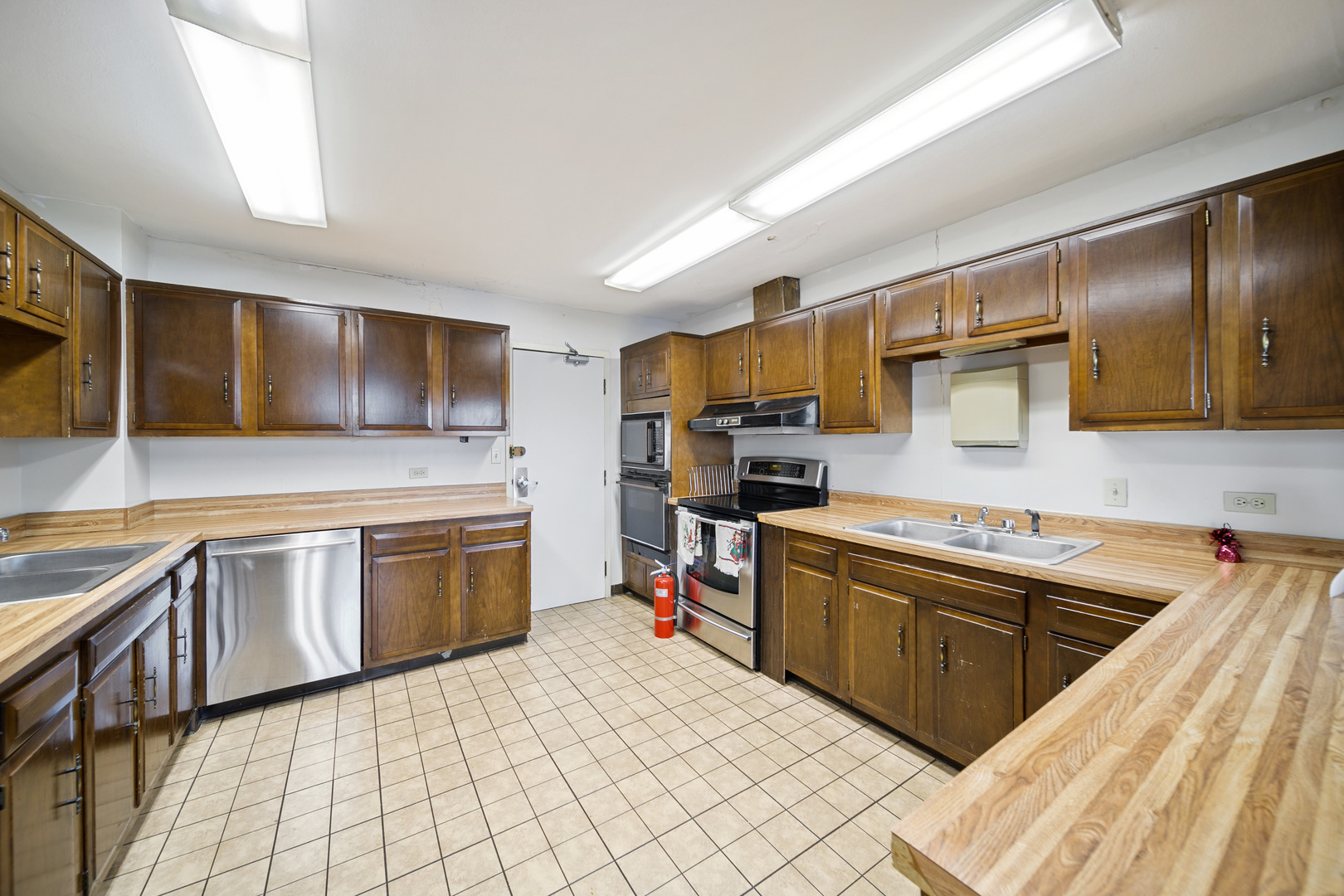 6171 North Sheridan Road, Unit 2812 Chicago, IL 60660 - Photo 28 of 29