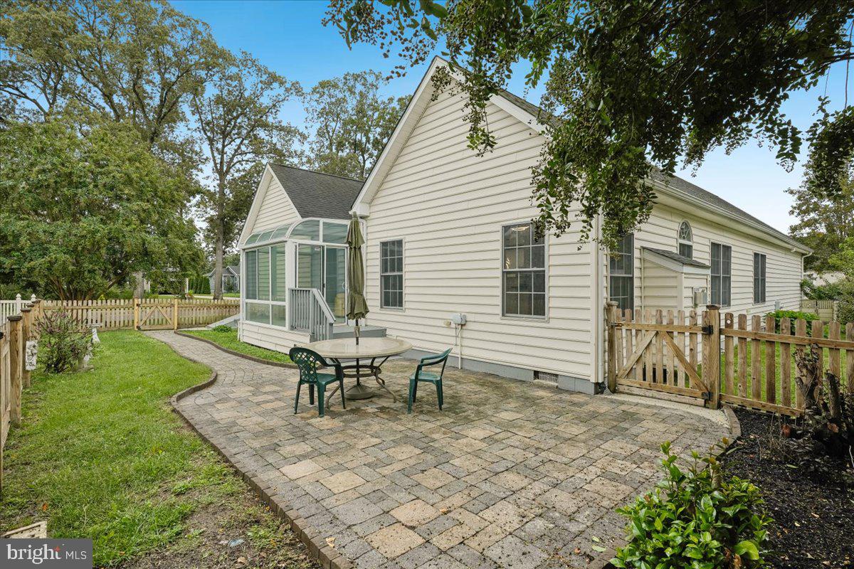 Peacefull Backyard with Paver Patio