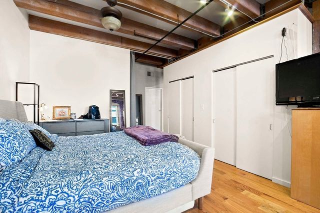 $1,375,000 | 33 Sleeper Street, Unit 508, Boston, MA 02210