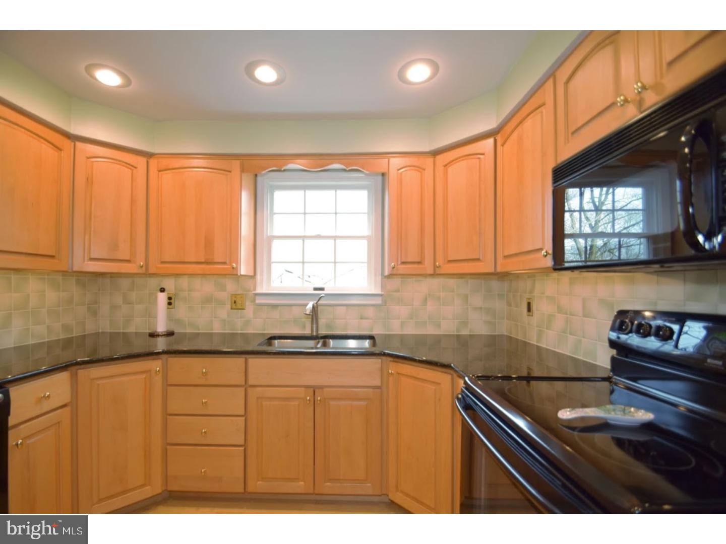 41 Sandown Road Audubon, PA 19403 - Photo 8 of 25 Kitchen