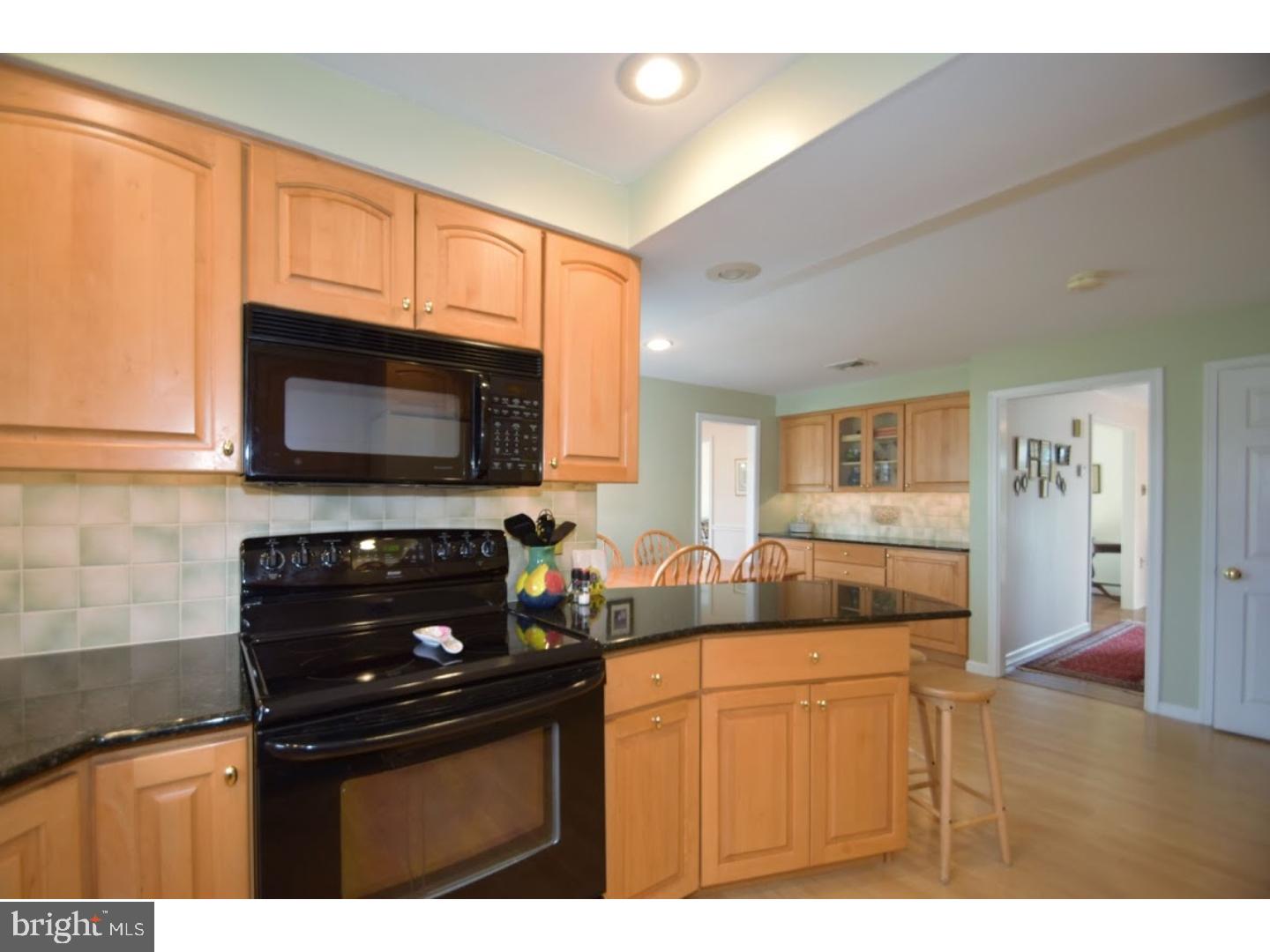 41 Sandown Road Audubon, PA 19403 - Photo 9 of 25 Kitchen
