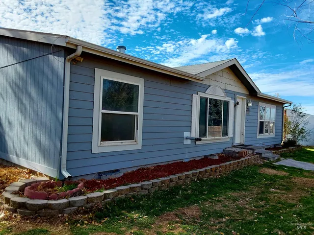 $229,900 | 13735 Southwest Eisenhower Circle, Mountain Home, ID 83647