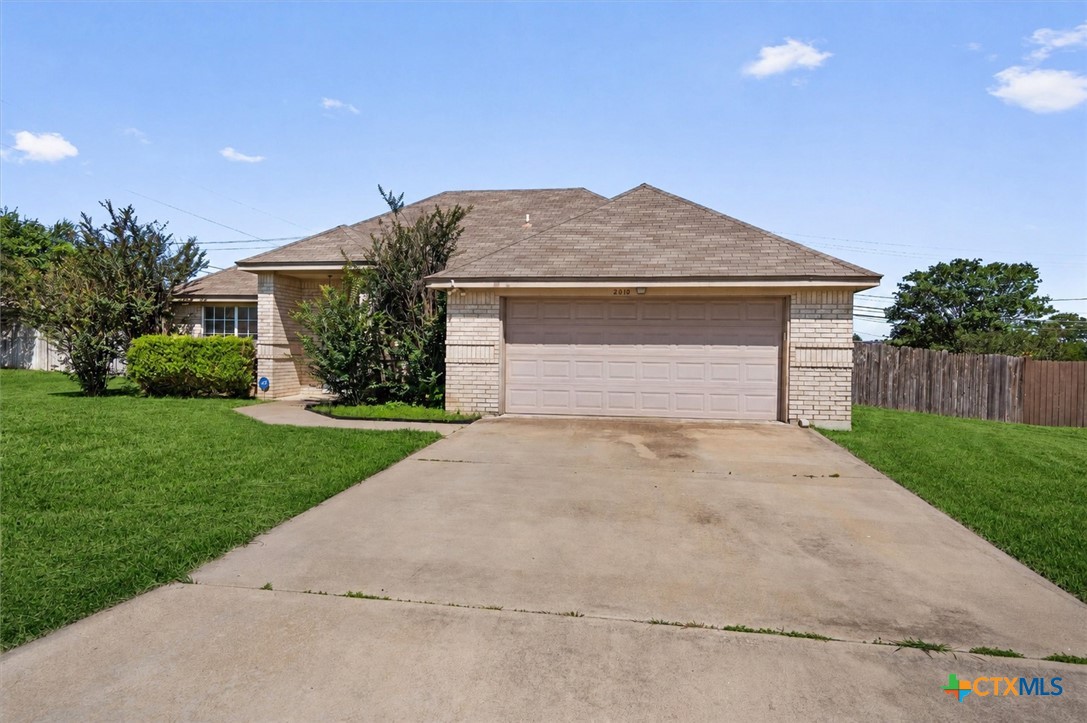 2010 Shadow Ridge Road Harker Heights, TX 76548 - Photo 7 of 36 Grass color is virtually enhanced