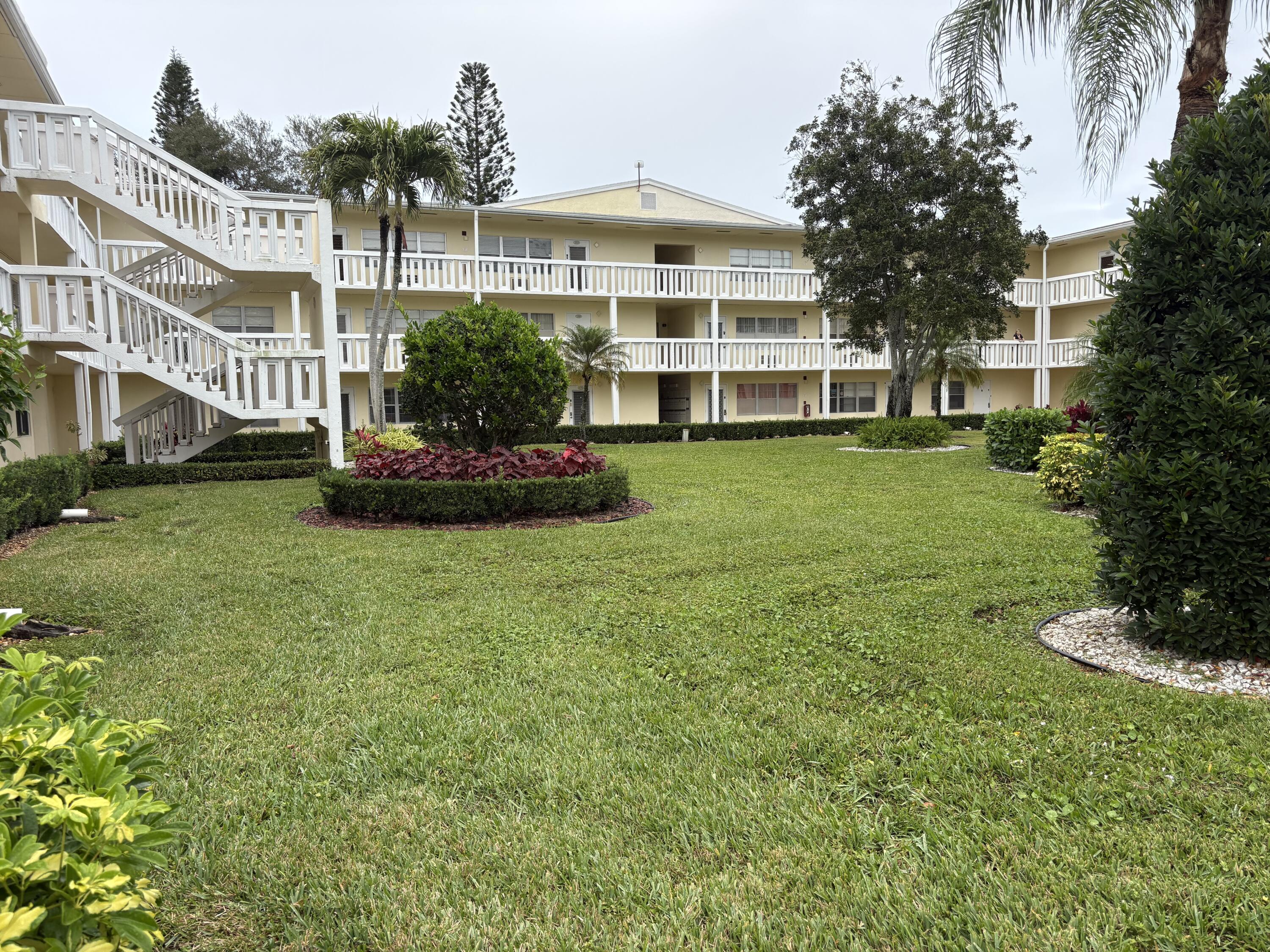 186 Dorset East Boca Raton, FL 33434 - Photo 2 of 23 IMG_0335