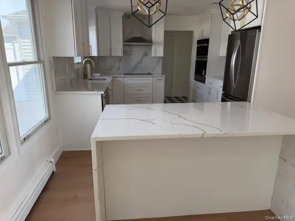 $4,950 | 6 Hillview Court, Commack, NY 11725