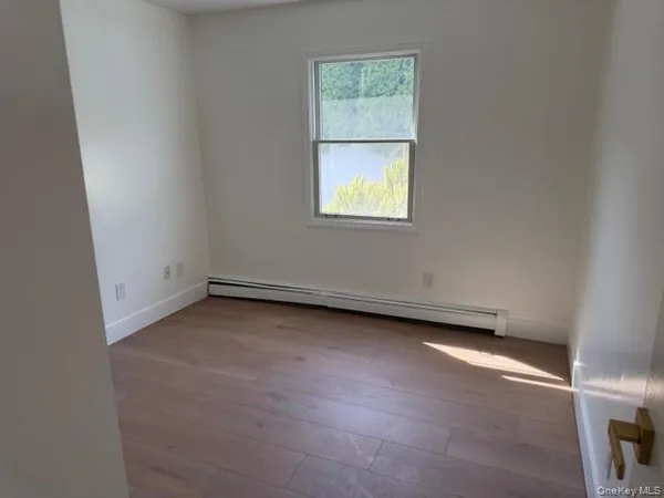 $4,950 | 6 Hillview Court, Commack, NY 11725