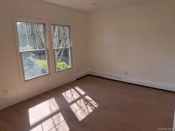 $4,950 | 6 Hillview Court, Commack, NY 11725