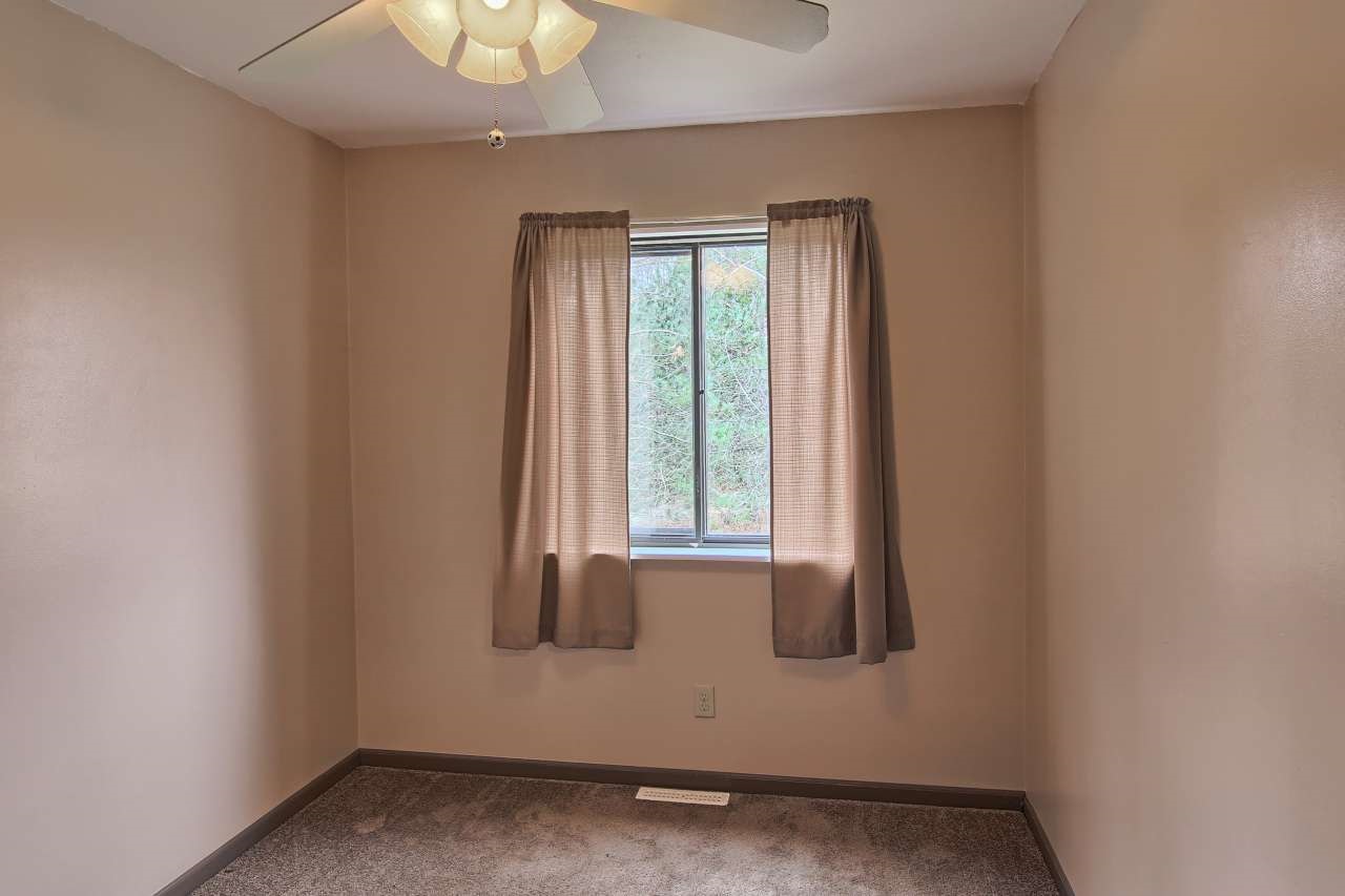 3115 Gonder Road Interlochen, MI 49643 - Photo 17 of 29 1809513-16.JPG