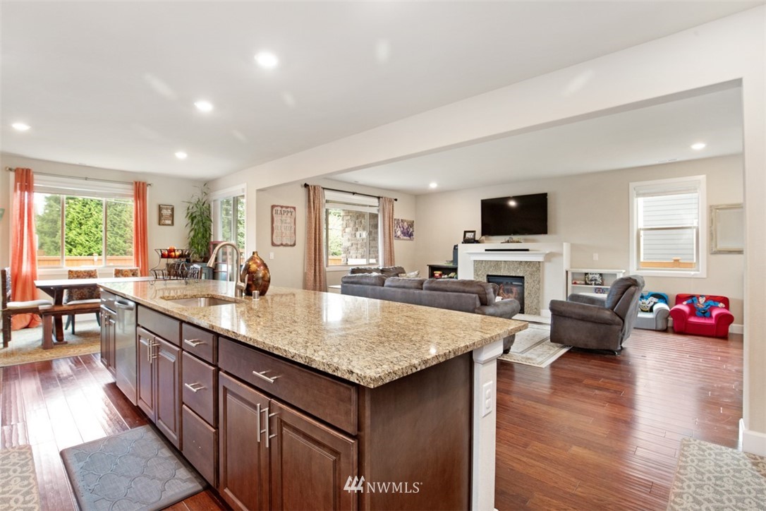 3232 179th Place Southeast Bothell, WA 98012 - Photo 9 of 23 Gallery Image 9