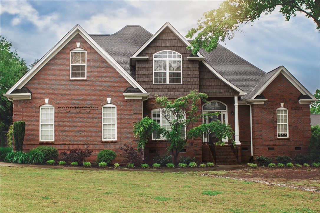 114 Cayman Way Anderson, SC 29621 - Photo 2 of 18