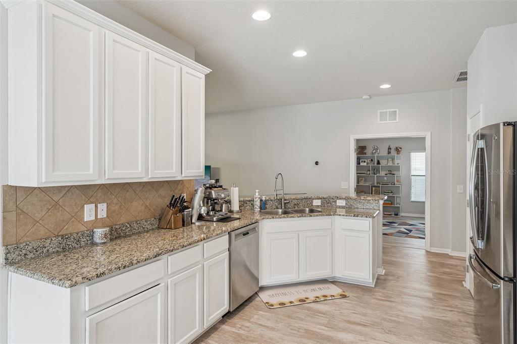 6601 Boulder Run Loop Wesley Chapel, FL 33545 - Photo 14 of 29