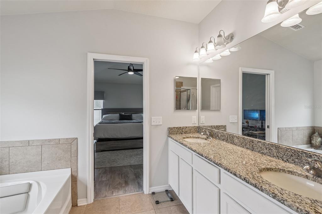 6601 Boulder Run Loop Wesley Chapel, FL 33545 - Photo 23 of 29