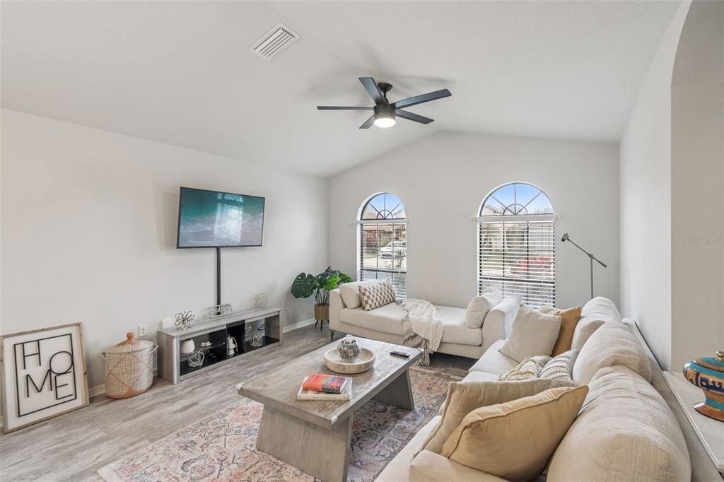 6601 Boulder Run Loop Wesley Chapel, FL 33545 - Photo 8 of 29