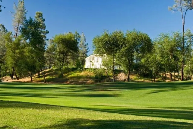 a view of a golf course