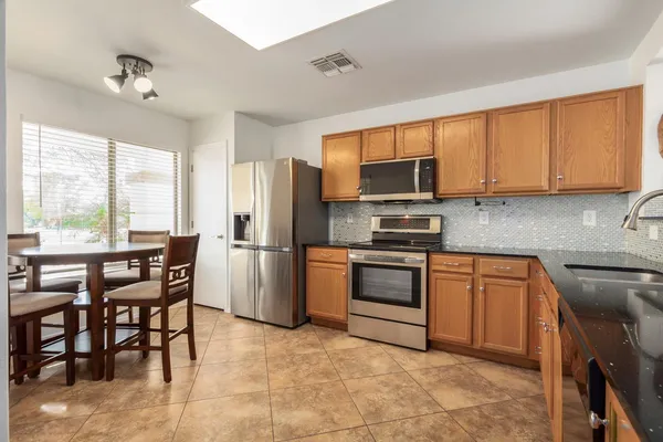 $2,150 | 13864 West Ironwood Street, Surprise, AZ 85374