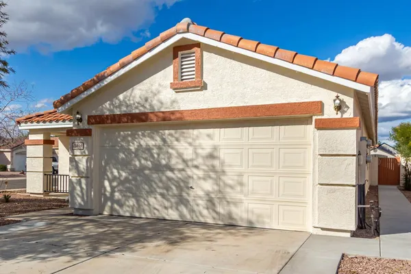 $2,150 | 13864 West Ironwood Street, Surprise, AZ 85374