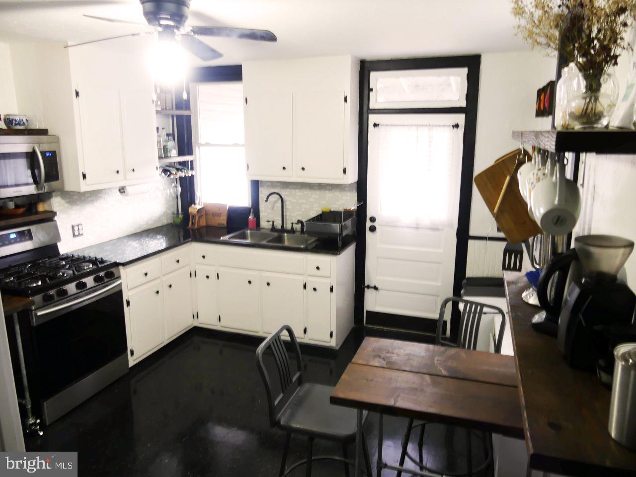 236 East Middle Street Gettysburg, PA 17325 - Photo 5 of 48