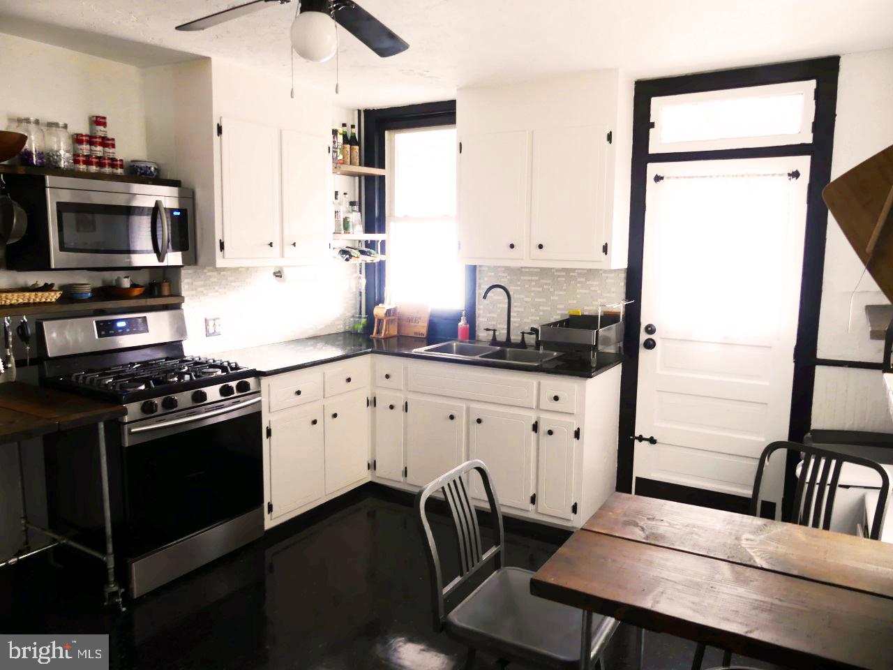 236 East Middle Street Gettysburg, PA 17325 - Photo 7 of 48