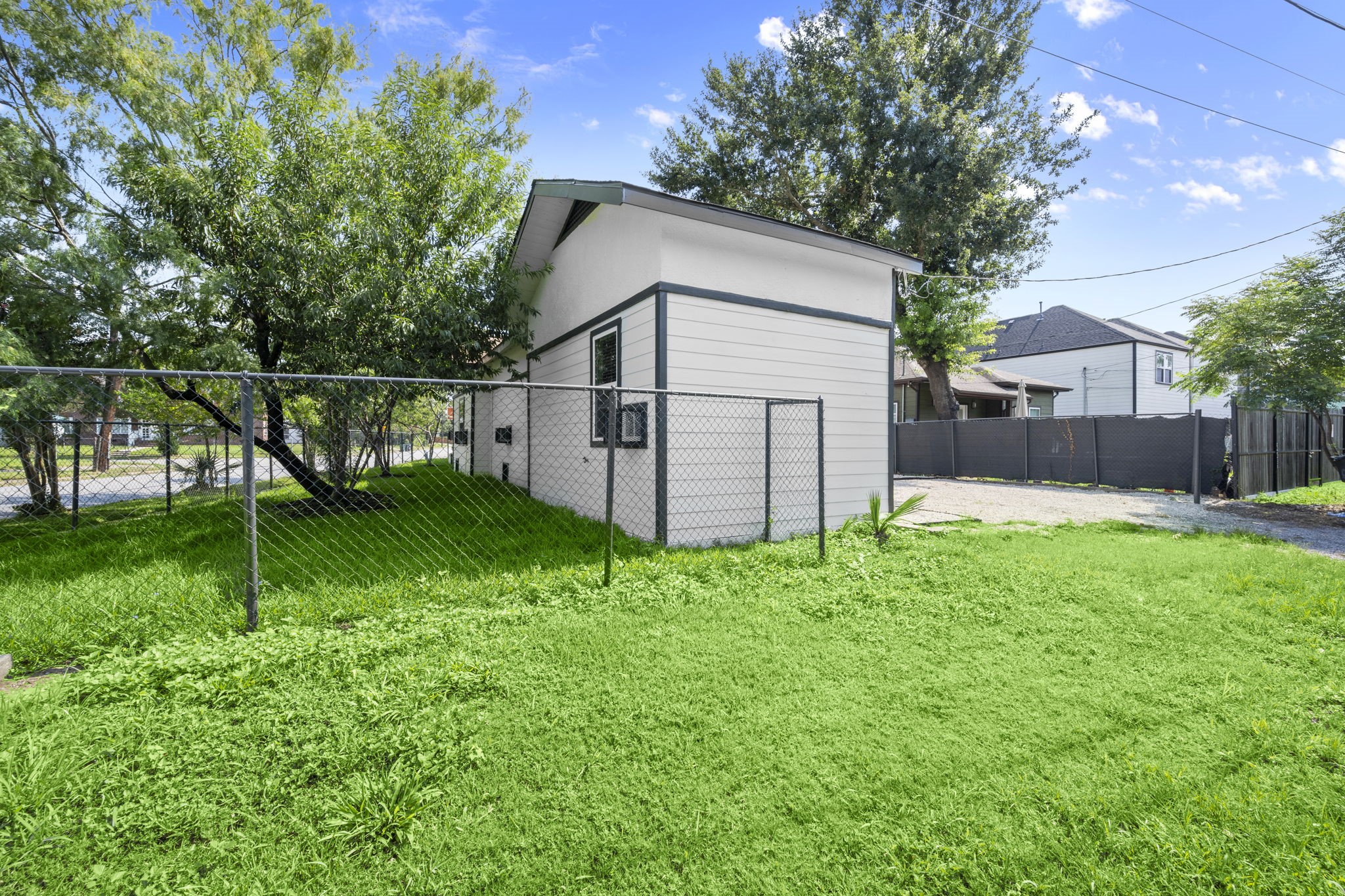 4902 McKinney Street Houston, TX 77023 - Photo 29 of 31 a view of a backyard with a garden