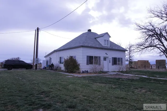 $405,095 | 2967 West 2400 North, Arco, ID 83213