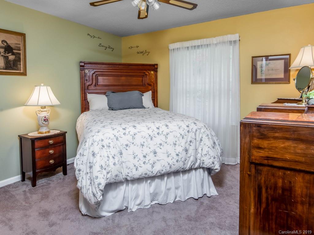 45 Springwood Drive Asheville, NC 28805 - Photo 15 of 36 Gallery Image 15