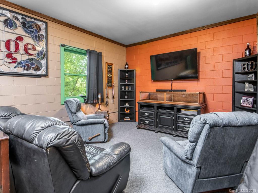45 Springwood Drive Asheville, NC 28805 - Photo 19 of 36 Gallery Image 19
