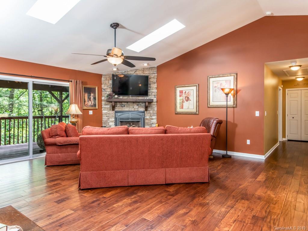 45 Springwood Drive Asheville, NC 28805 - Photo 4 of 36 Gallery Image 4