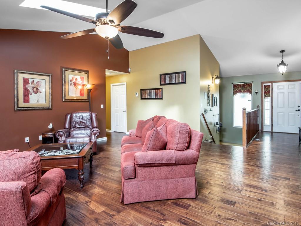 45 Springwood Drive Asheville, NC 28805 - Photo 6 of 36 Gallery Image 6