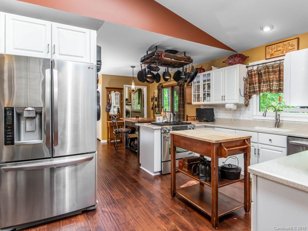 45 Springwood Drive Asheville, NC 28805 - Photo 9 of 36 Gallery Image 9