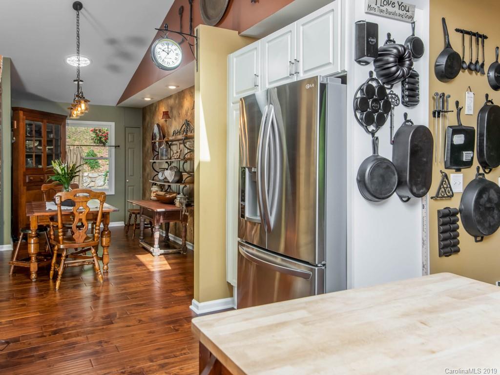 45 Springwood Drive Asheville, NC 28805 - Photo 10 of 36 Gallery Image 10