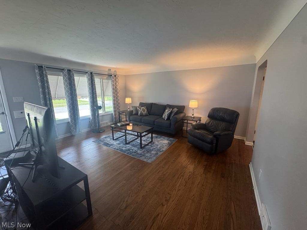 7287 Maplewood Road Parma, OH 44130 - Photo 4 of 35 Gallery Image 4
