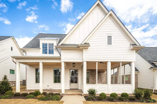 $720,000 | 2120 North Greenbrier Lks Boulevard North, Collierville, TN 38017