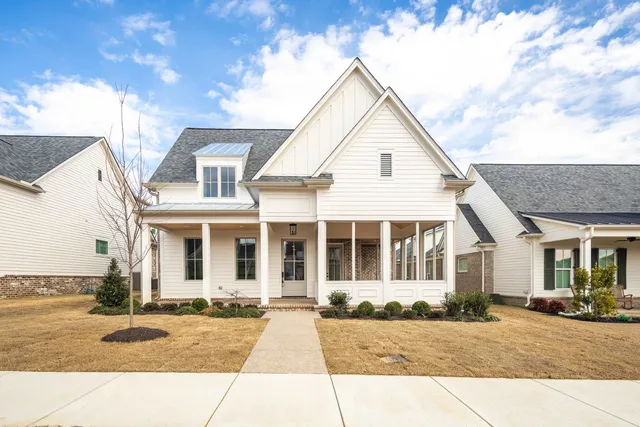$720,000 | 2120 North Greenbrier Lks Boulevard North, Collierville, TN 38017