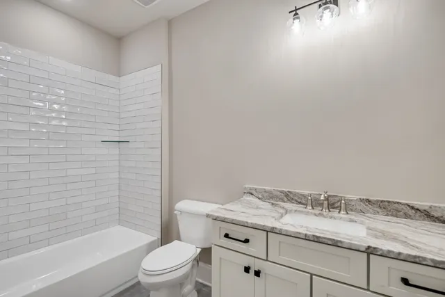 $720,000 | 2120 North Greenbrier Lks Boulevard North, Collierville, TN 38017