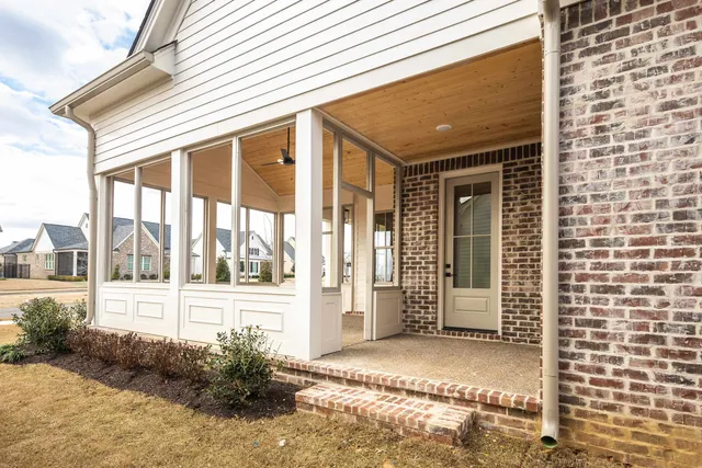 $720,000 | 2120 North Greenbrier Lks Boulevard North, Collierville, TN 38017