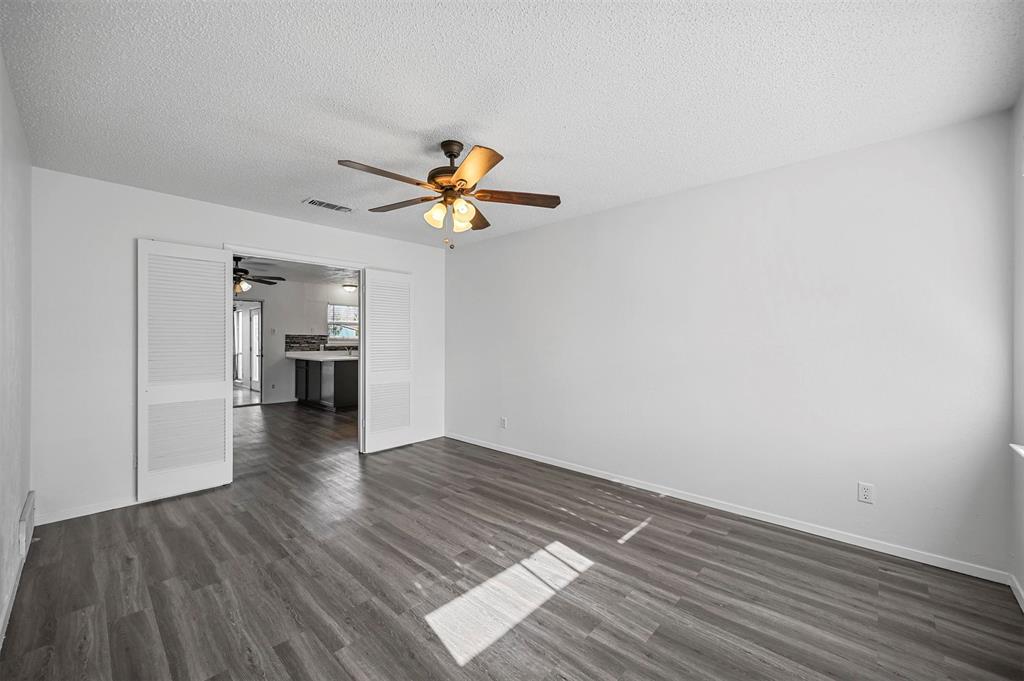 2018 South Center Street Arlington, TX 76010 - Photo 3 of 17