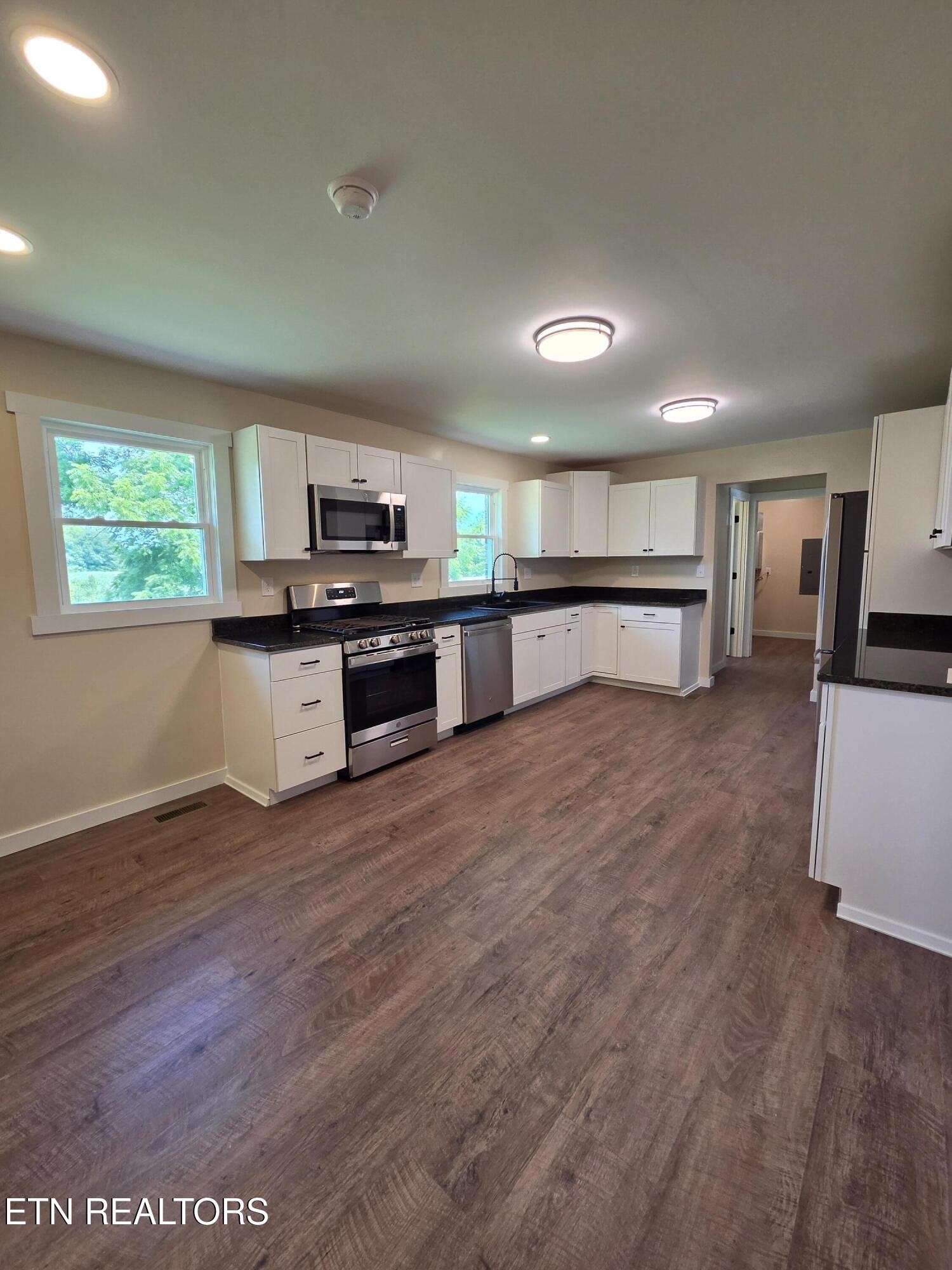 220 Harden Road Sparta, TN 38583 - Photo 2 of 18