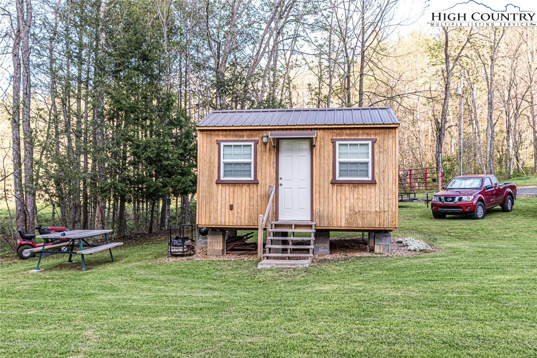 Fred Pugh Road Crumpler, NC 28617 - Photo 2 of 25 Gallery Image 2