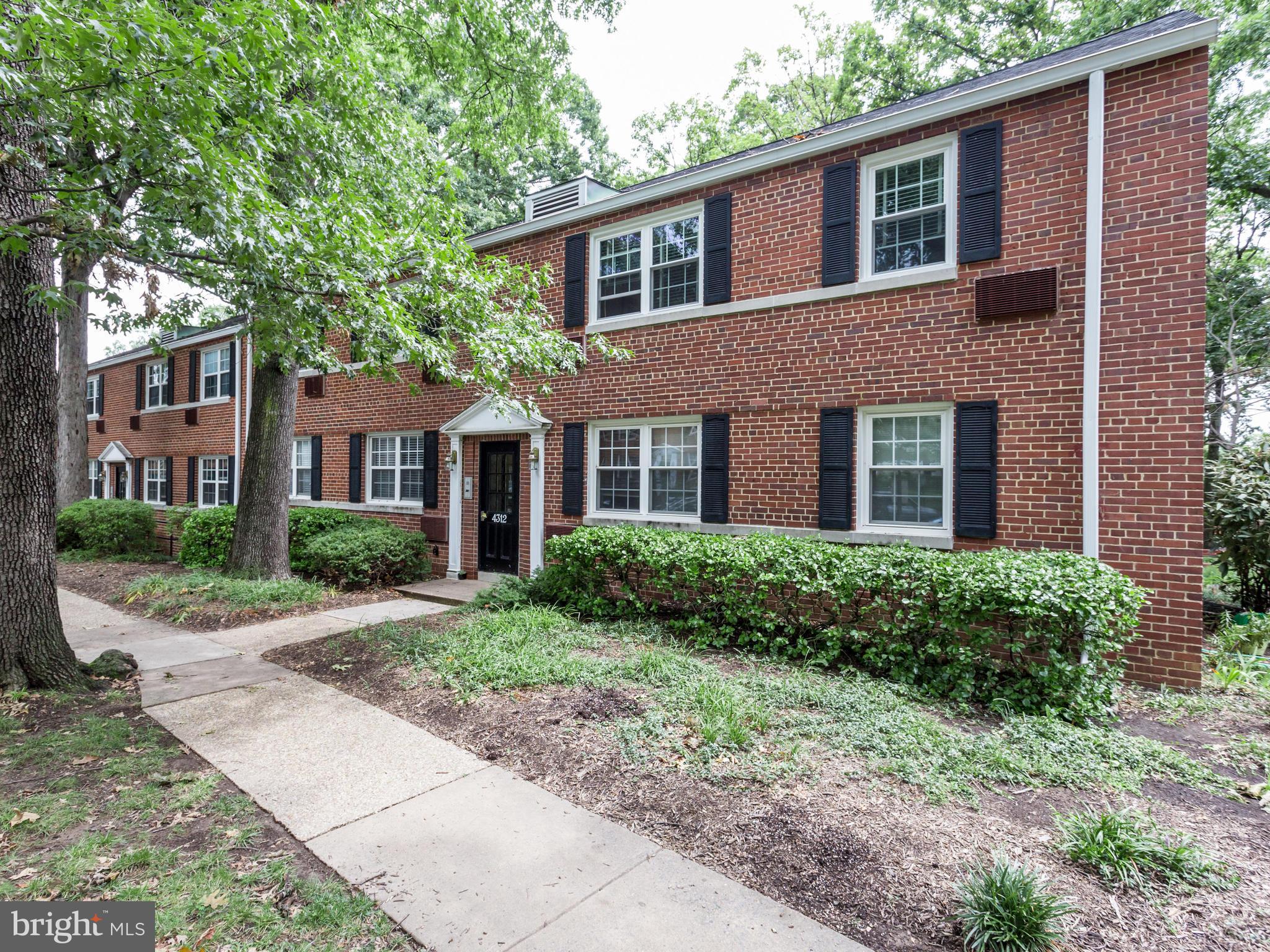 4312 2nd Road North, Unit 2 Arlington, VA 22203 - Photo 1 of 20 Exterior (Front)