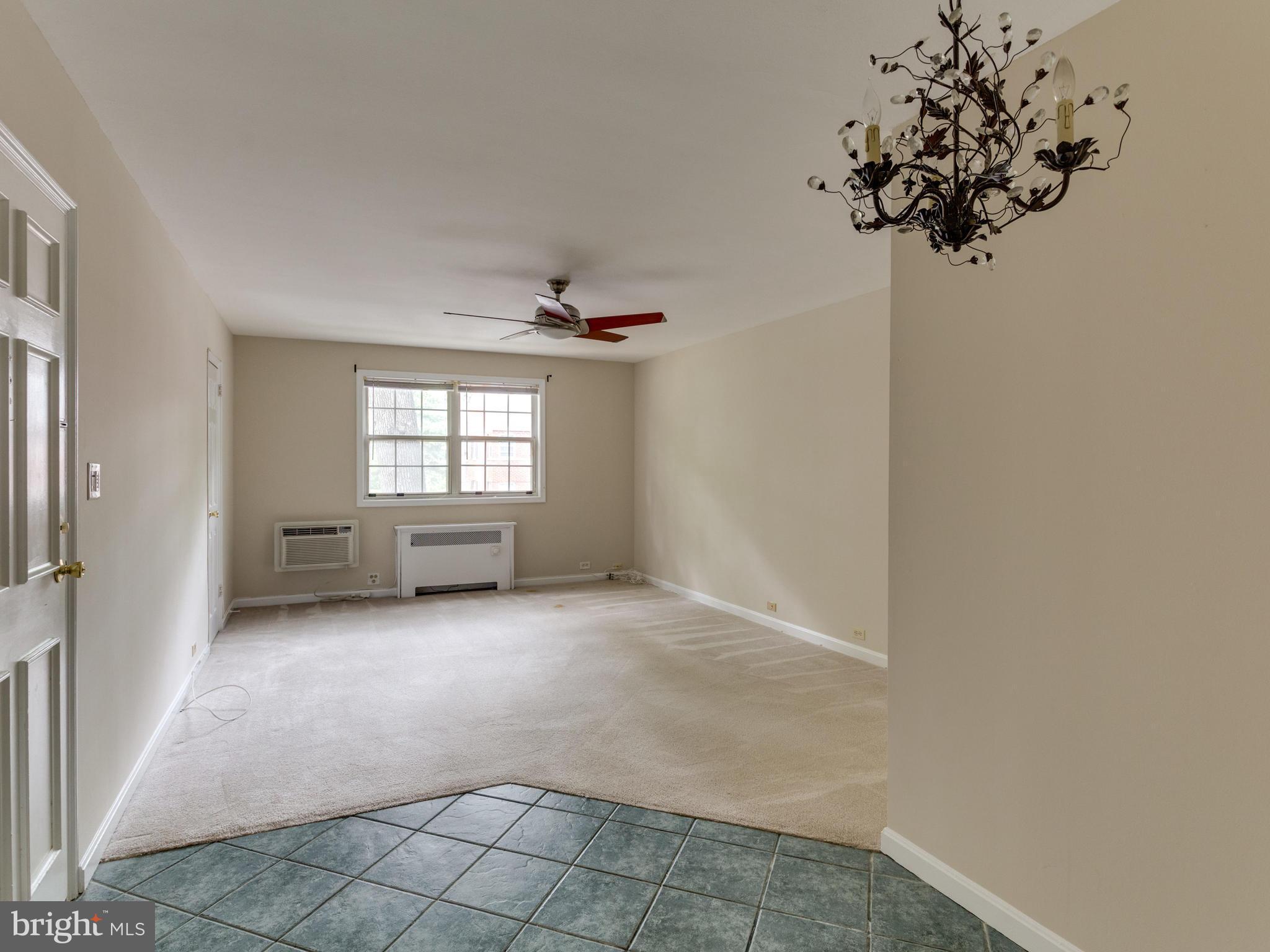 4312 2nd Road North, Unit 2 Arlington, VA 22203 - Photo 2 of 20 Living Room