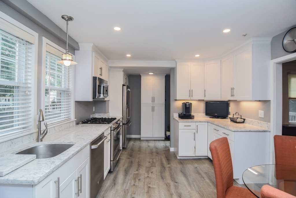 291 Russett Road Brookline, MA 02467 - Photo 10 of 23