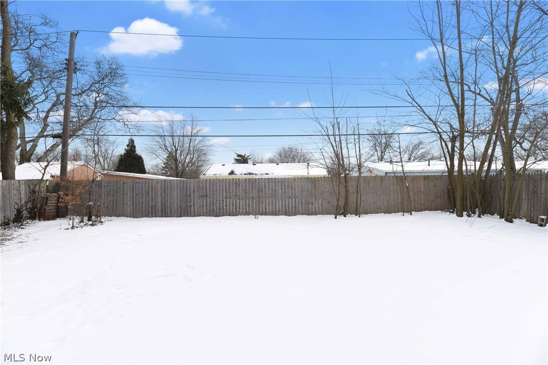 6333 Springwood Road Parma Heights, OH 44130 - Photo 5 of 35